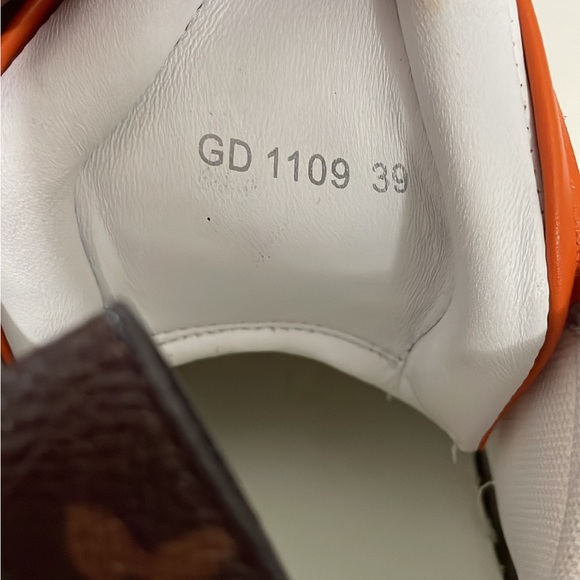 Louis Vuitton Archlight - Picture 13 of 14